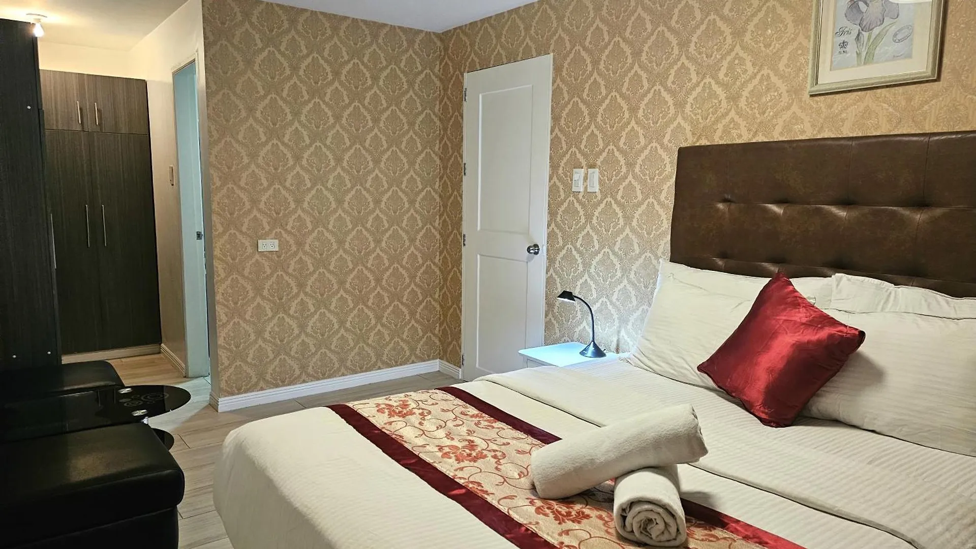 Jmm Grand Suites Манила